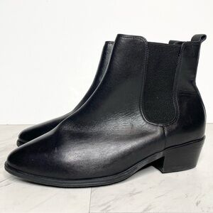 Schutz Black Leather Chelsea Bootie 7 1/2 B